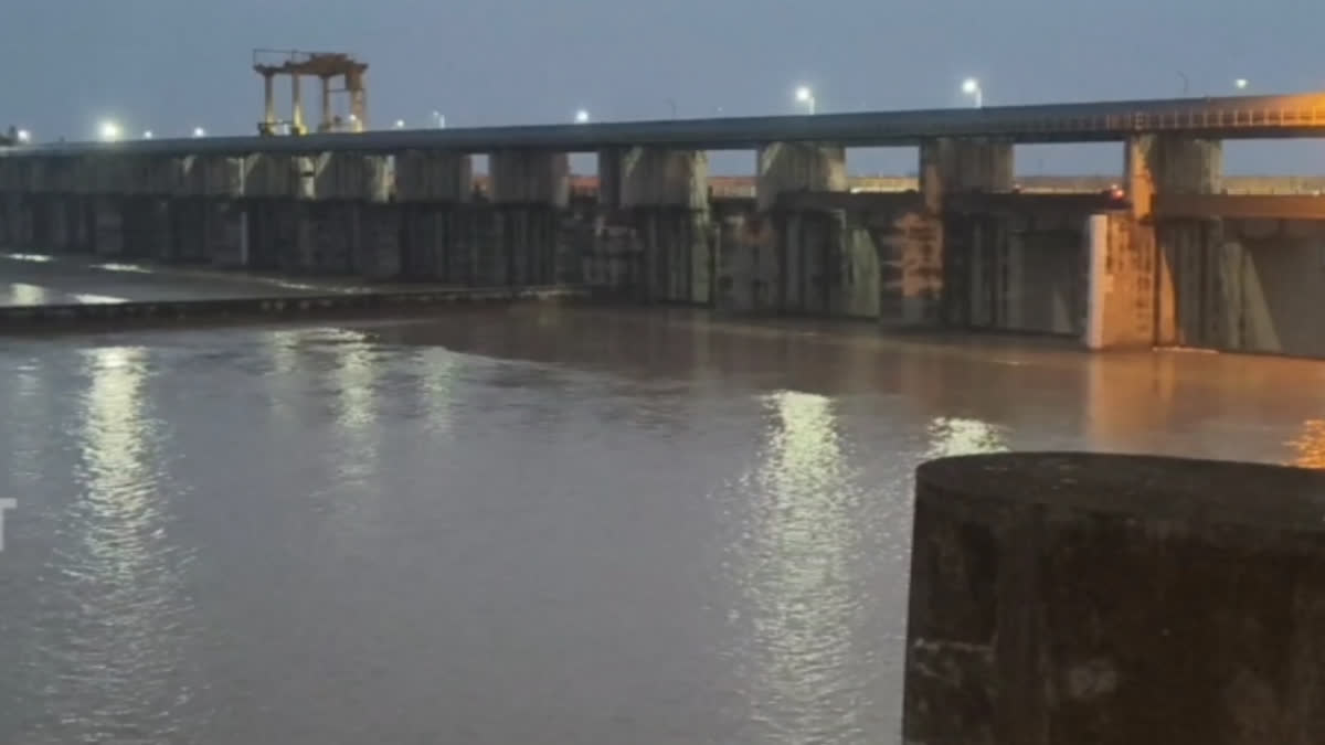 Army Soldier Missing After Boat Malfunctions During Training Exercise At Hathnikund Barrage In Haryana Haryana