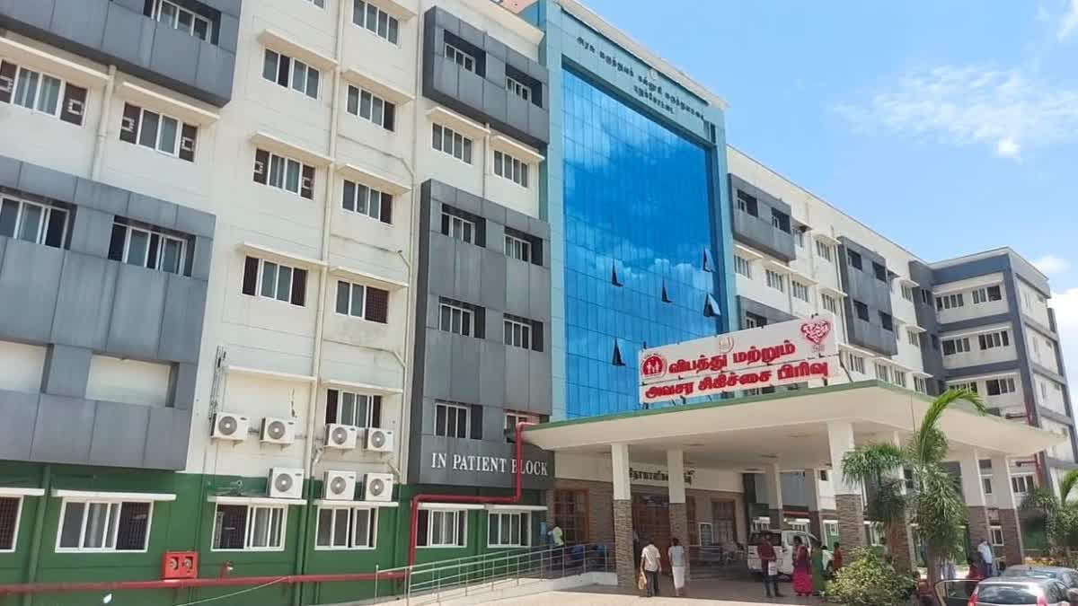 10 PUDUKOTTAI TRIBAL SCHOOLGIRLS GIRLS PUSHED OUT OF RUNNING BUS ROUTE NO 8 RANGAMMAL CHATHIRAM PUDUKKOTTI TRICHY NATINAL HIGHWAY