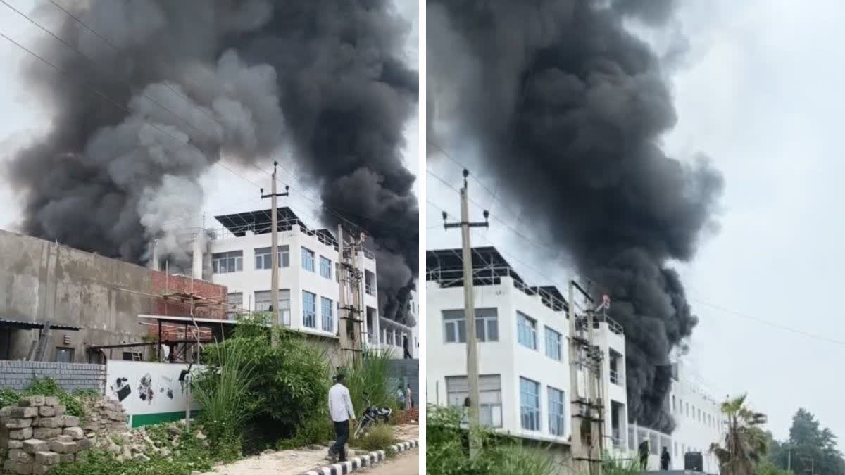 Massive fire in Alipur Industrial Area