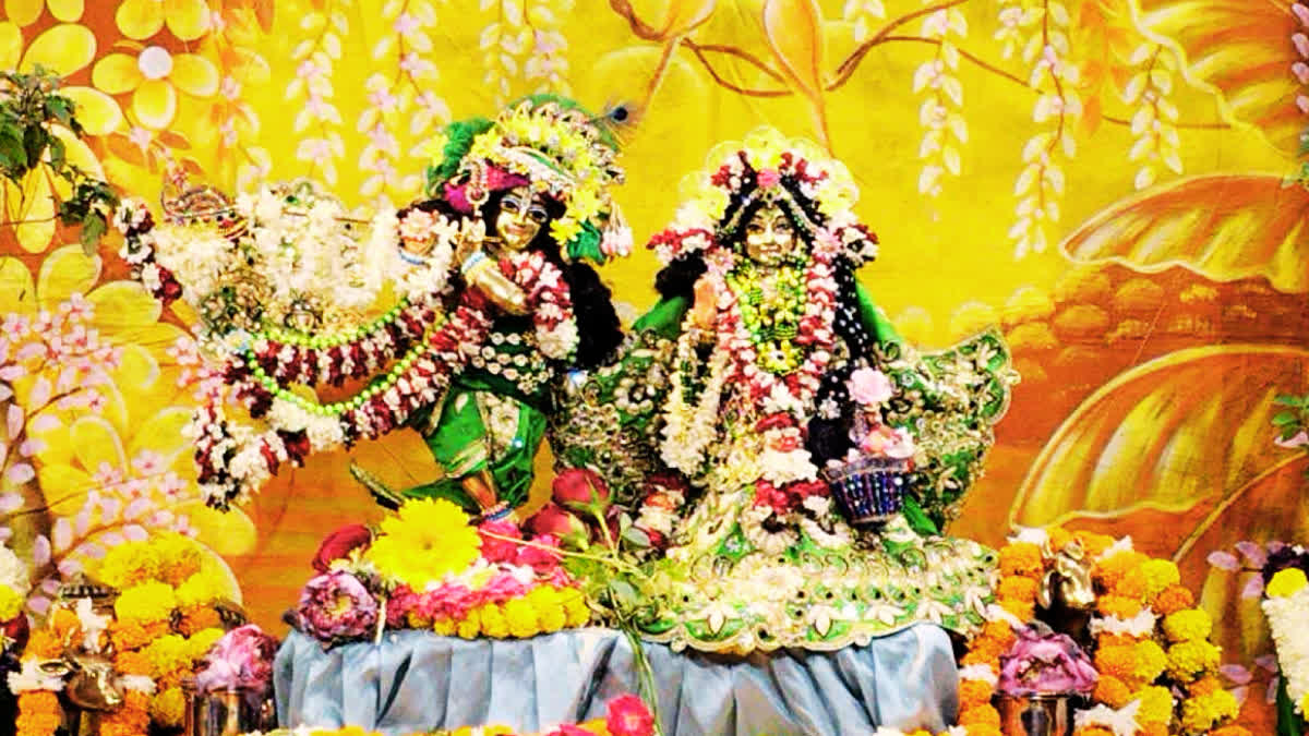 The festival of Shri Krishna Janmashtami is very special this year; find out why and what would be appropriate to do on this occasion.
