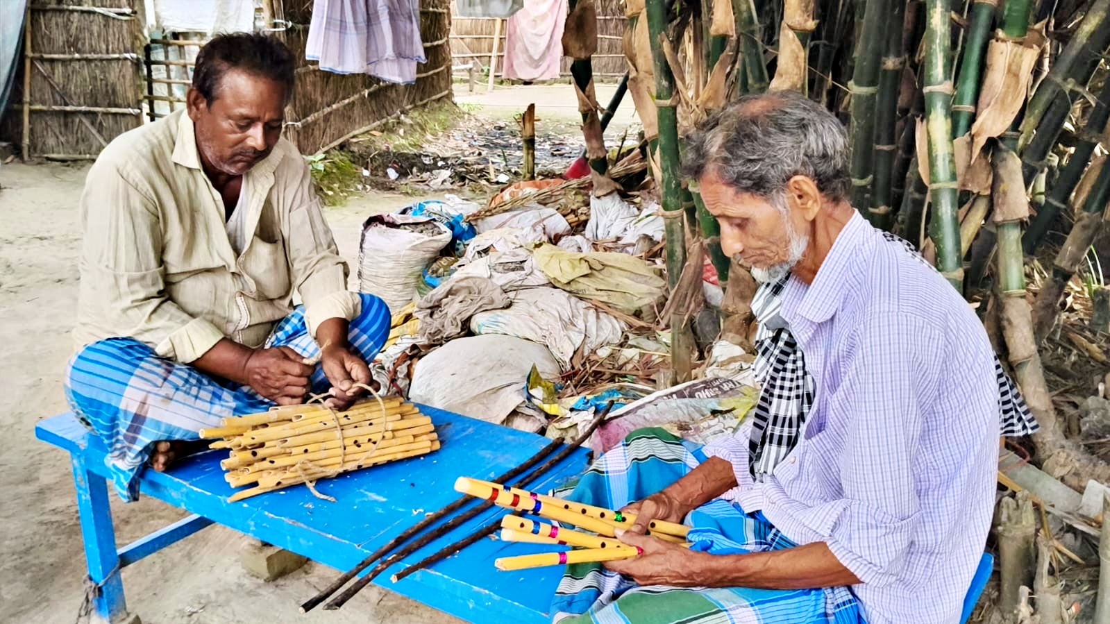 MUSLIM FAMILIES MAKING BANSURI