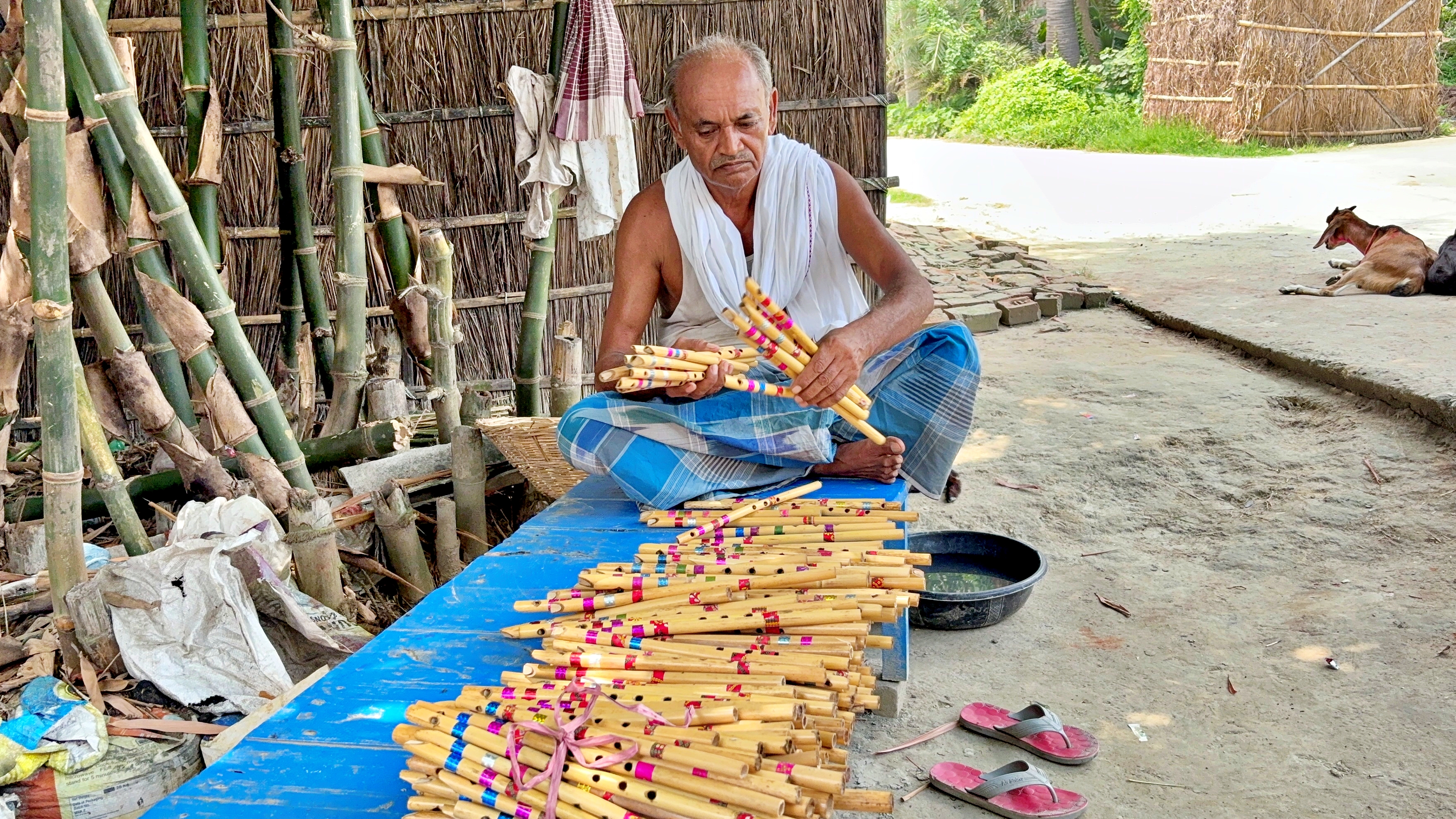 MUSLIM FAMILIES MAKING BANSURI