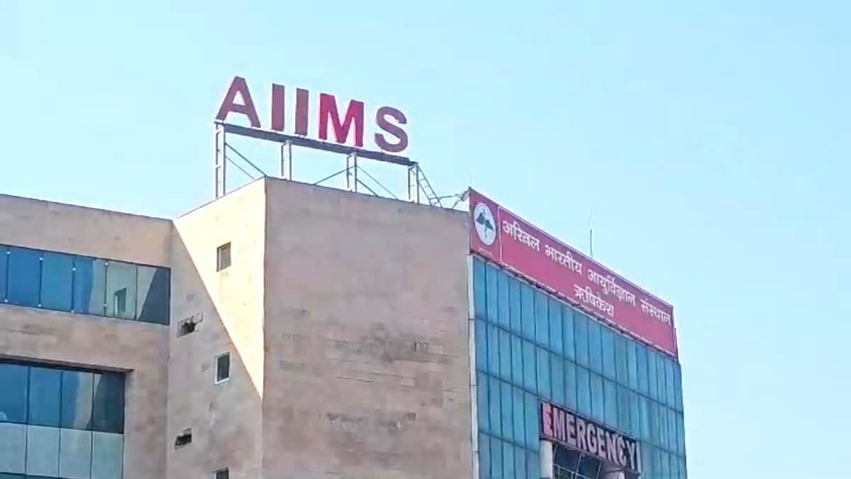 15 year old girl dies at aiims dies after waiting 13 years for heart surgery, Urdu News