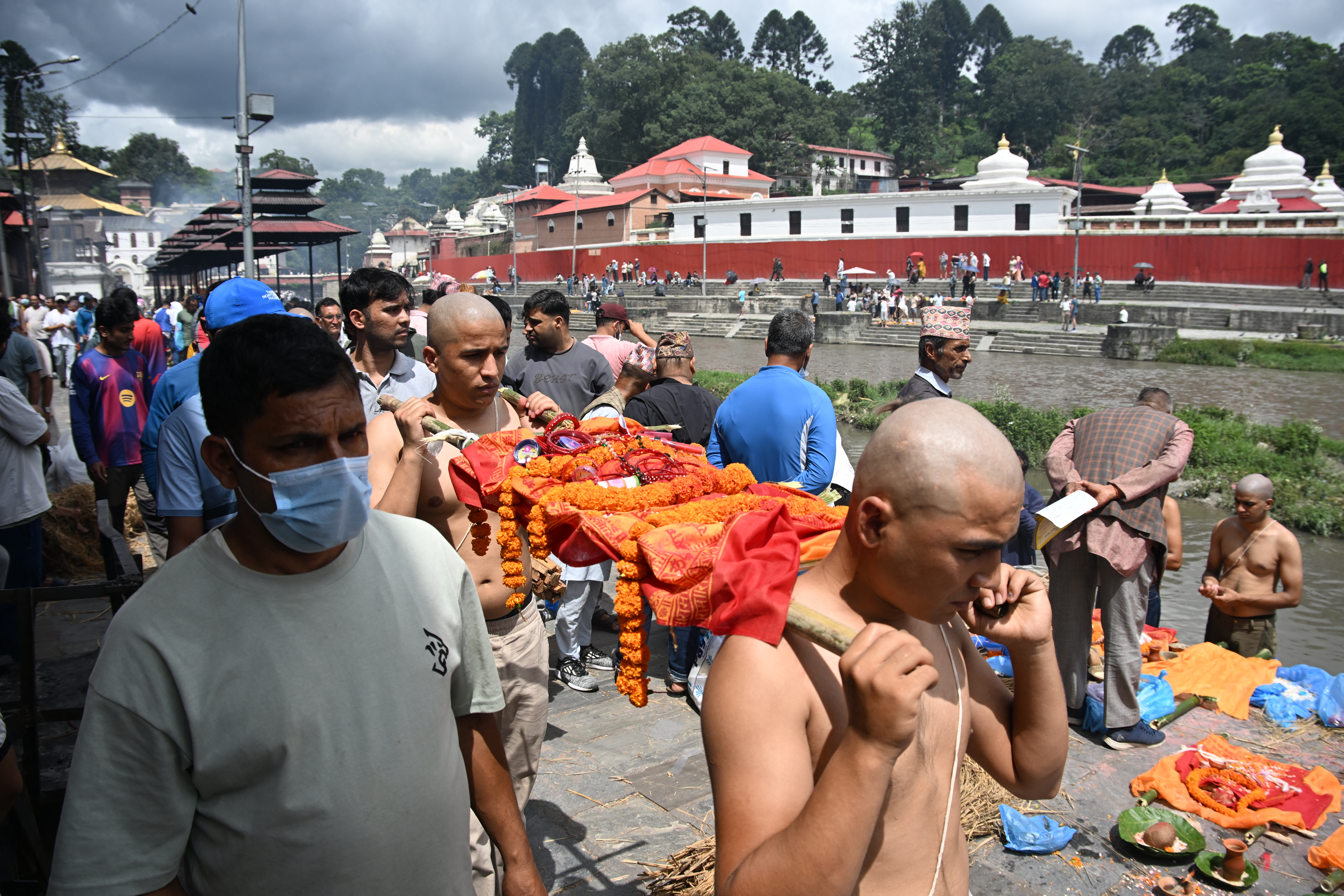 families-in-nepal-hold-symbolic-funerals-for-missing-kin-week-after-deadly-floods