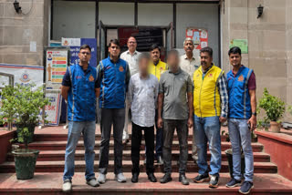 दो बांग्लादेशी नागरिक पकड़े गए