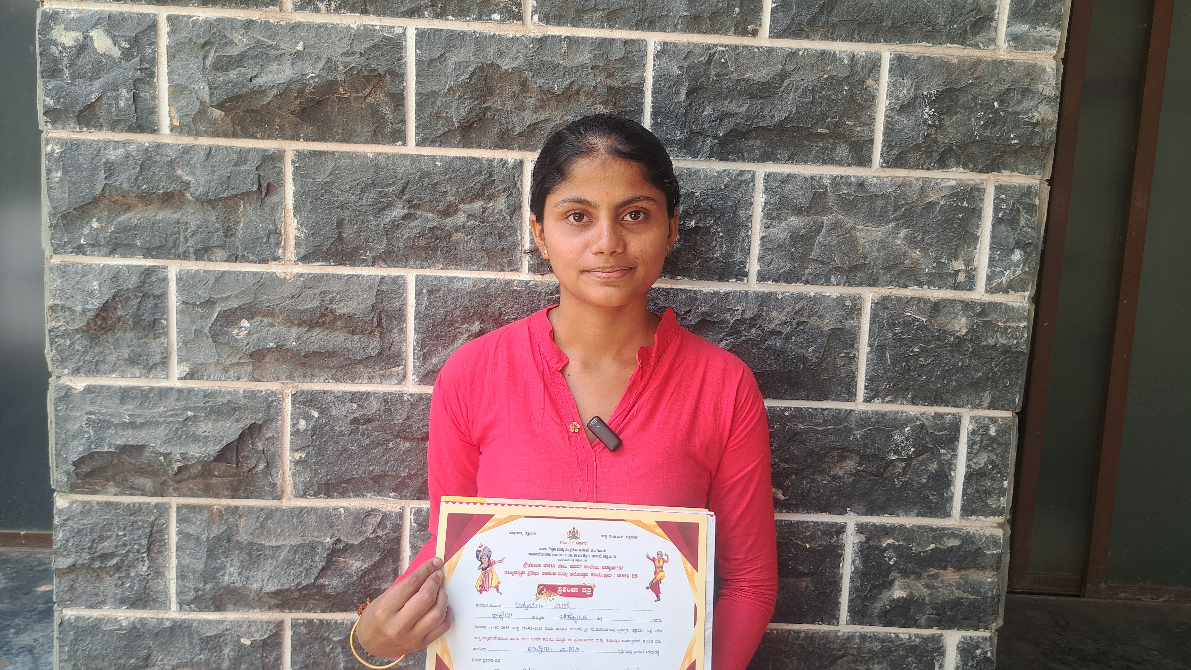 Belagavi girl wins first place in Pratibha Karanji speech competition