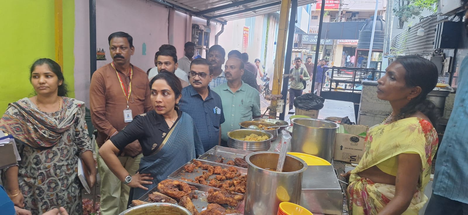 Shivamogga: A team of Sub-Divisional Officers made a surprise visit to the Veg-Non-Veg Food Court