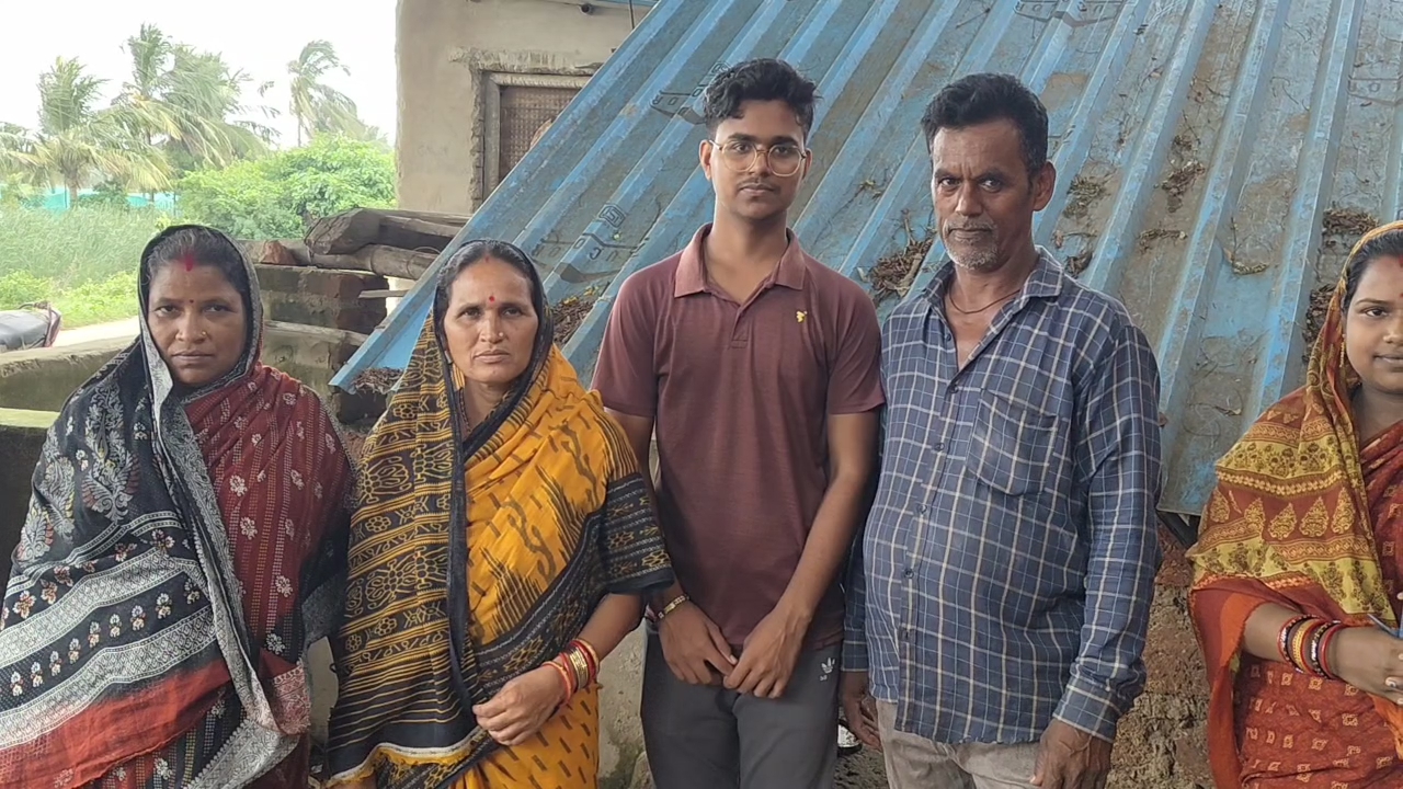 farmers son somanath pradhan of puri cracks neet