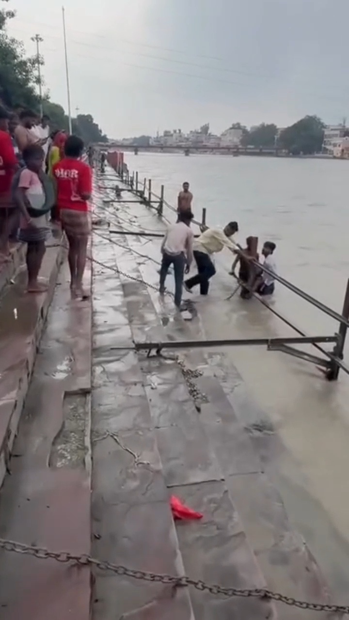 Elderly man drowns