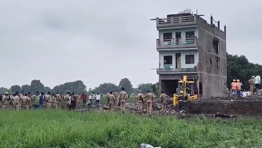 कौशांबी ब्लास्ट: जिंदगी की जंग हारी उर्वशी