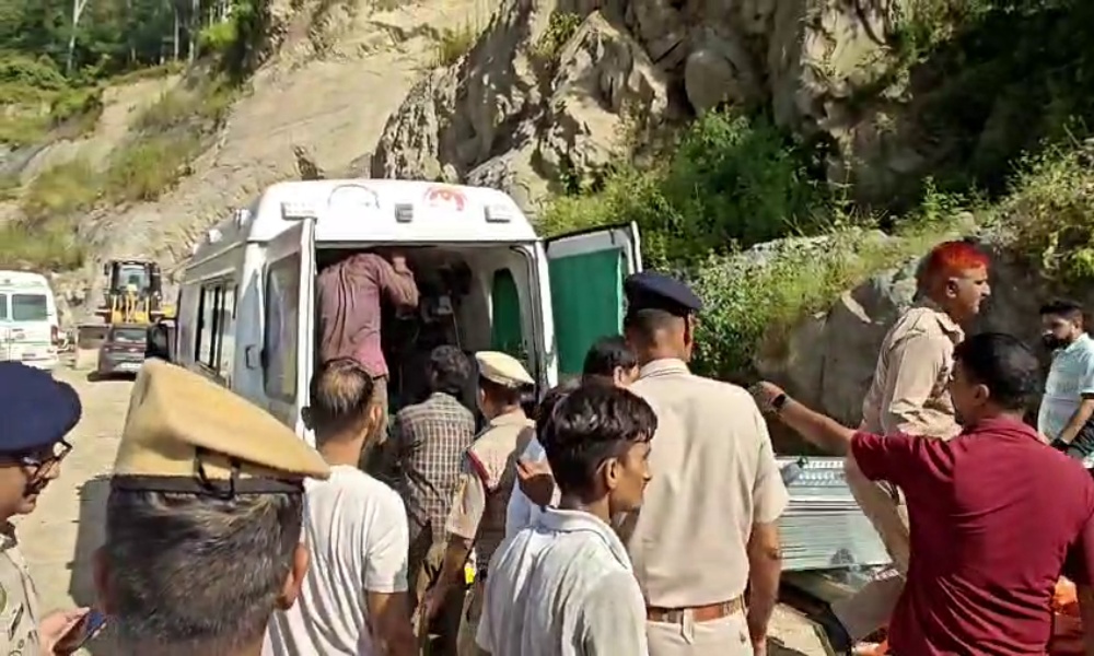 घायलों का अस्पताल में चल रहा इलाज