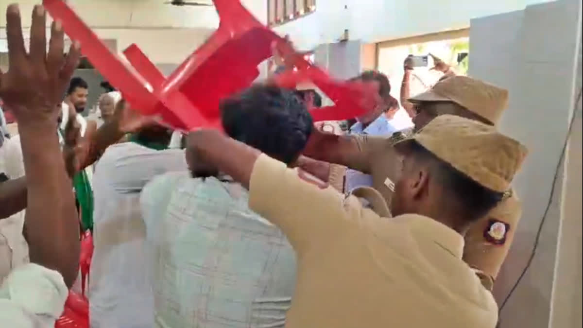 கருத்துக் கேட்பு கூட்டத்தில் பறந்த நாற்காலிகள் - நெல்லையில் பரபரப்பு!