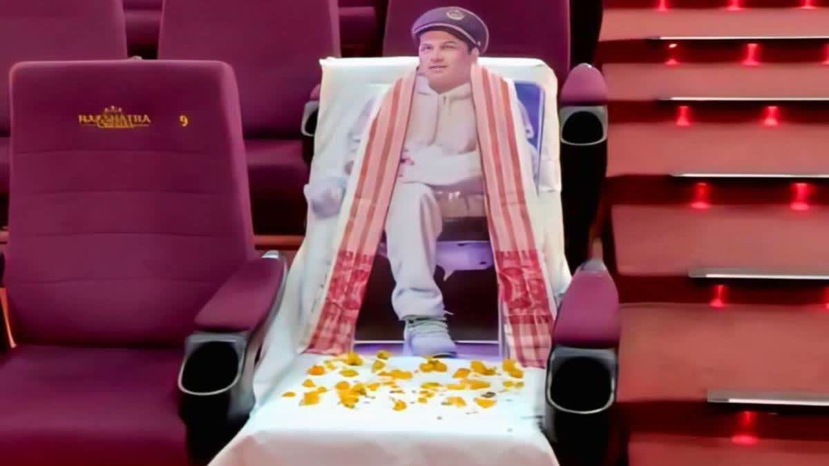 A Kolkata multiplex paid a unique tribute to Garg by placing his cutout on a seat.