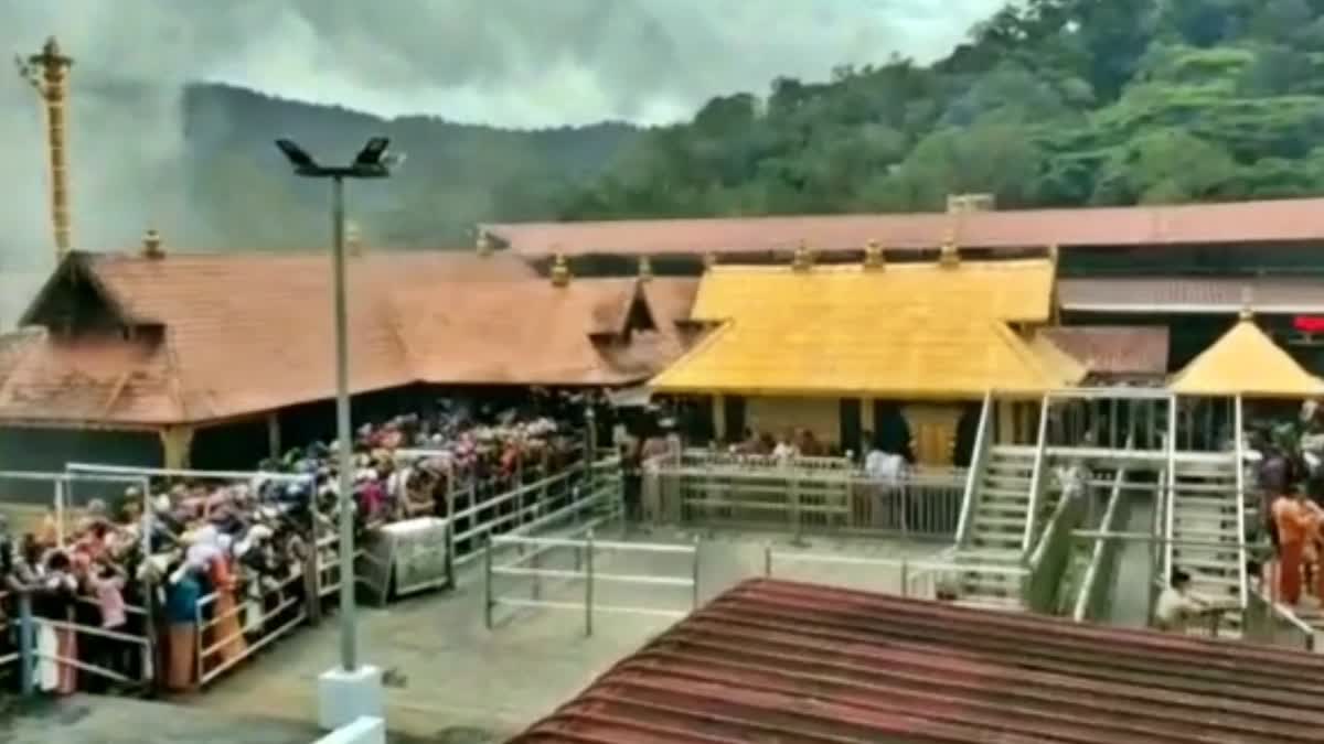 சபரிமலையில் அலைமோதும் கூட்டம்.. 15 நாட்களில் ரூ.92 கோடி வருவாய்