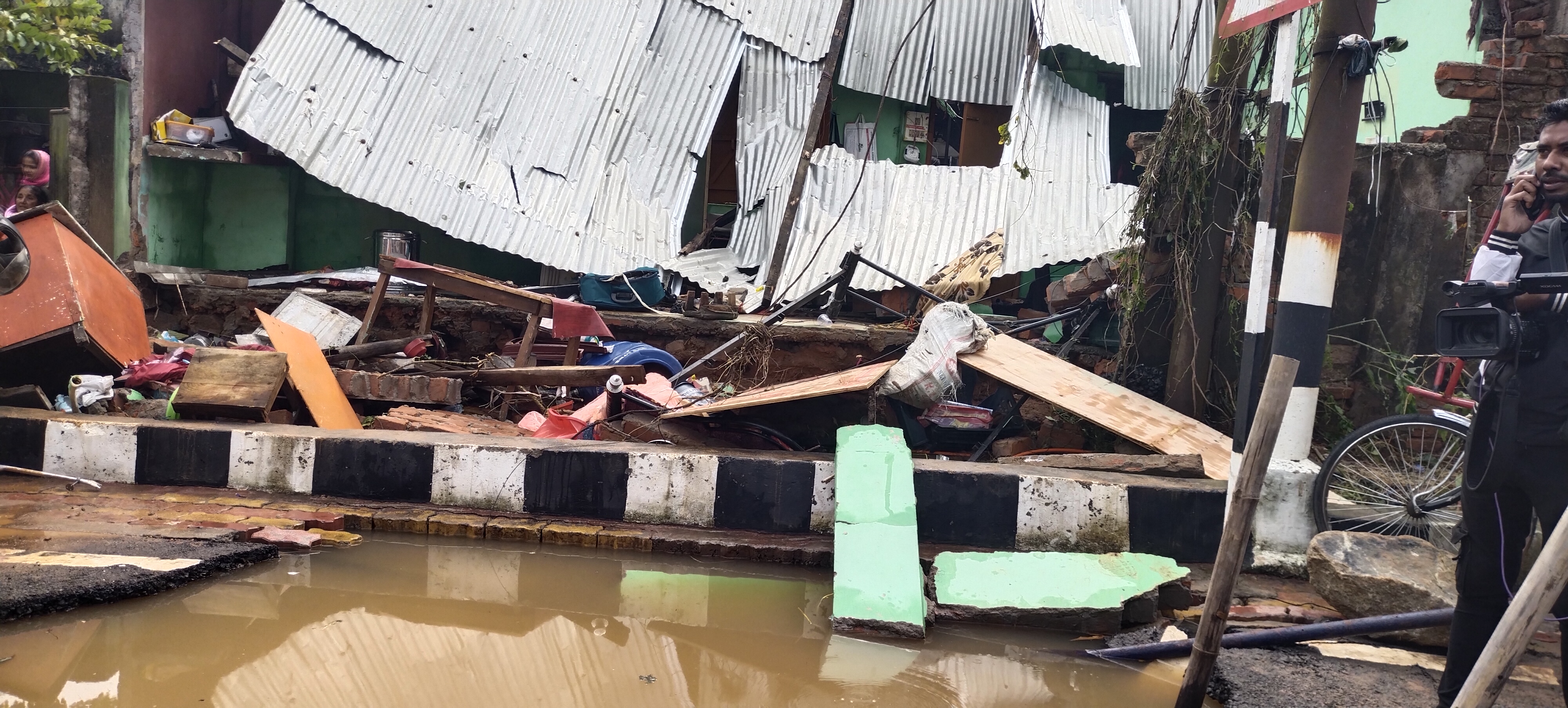 Compensation to 4 families of Kharghuli water pipe blastVictims