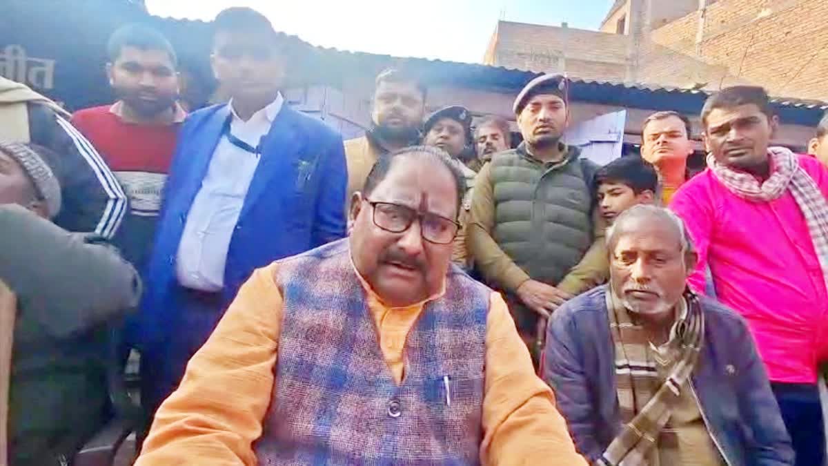 Minister Narayan Prasad