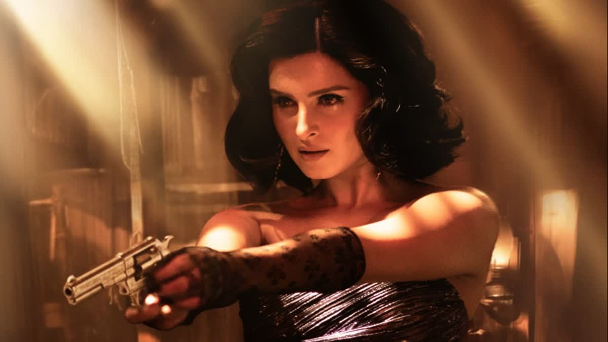 Toxic And Tara sutaria