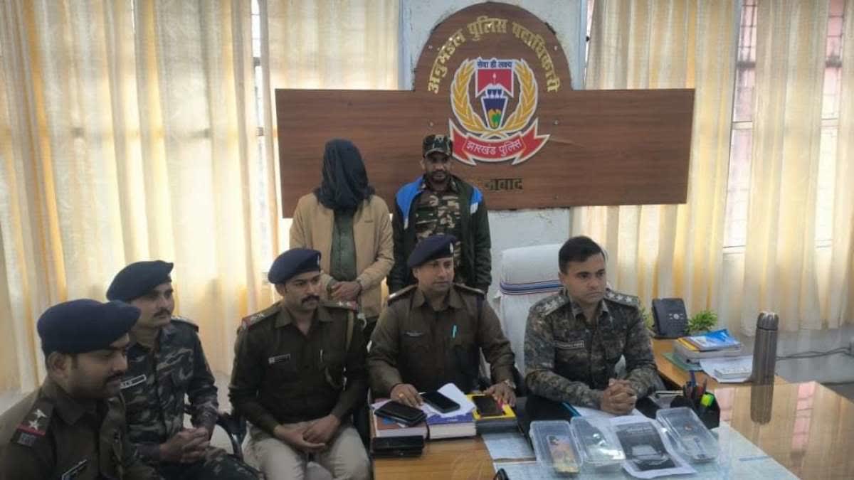 fake-ias-officer-arrested-in-palamu-fir-registered