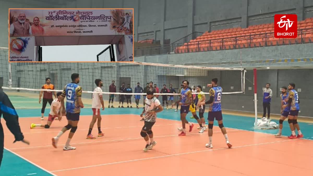 प्रैक्टिस करते खिलाड़ी