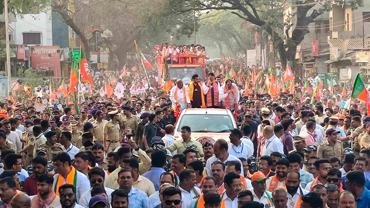 Cm Devendra Fadnavis Road Show In Ichalkaranji