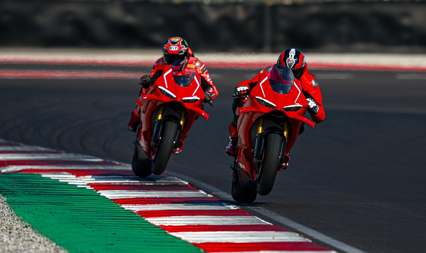 ducati-panigale-v4-r-most-expensive-and-powerful-superbike-launched-in-india-price-specifications