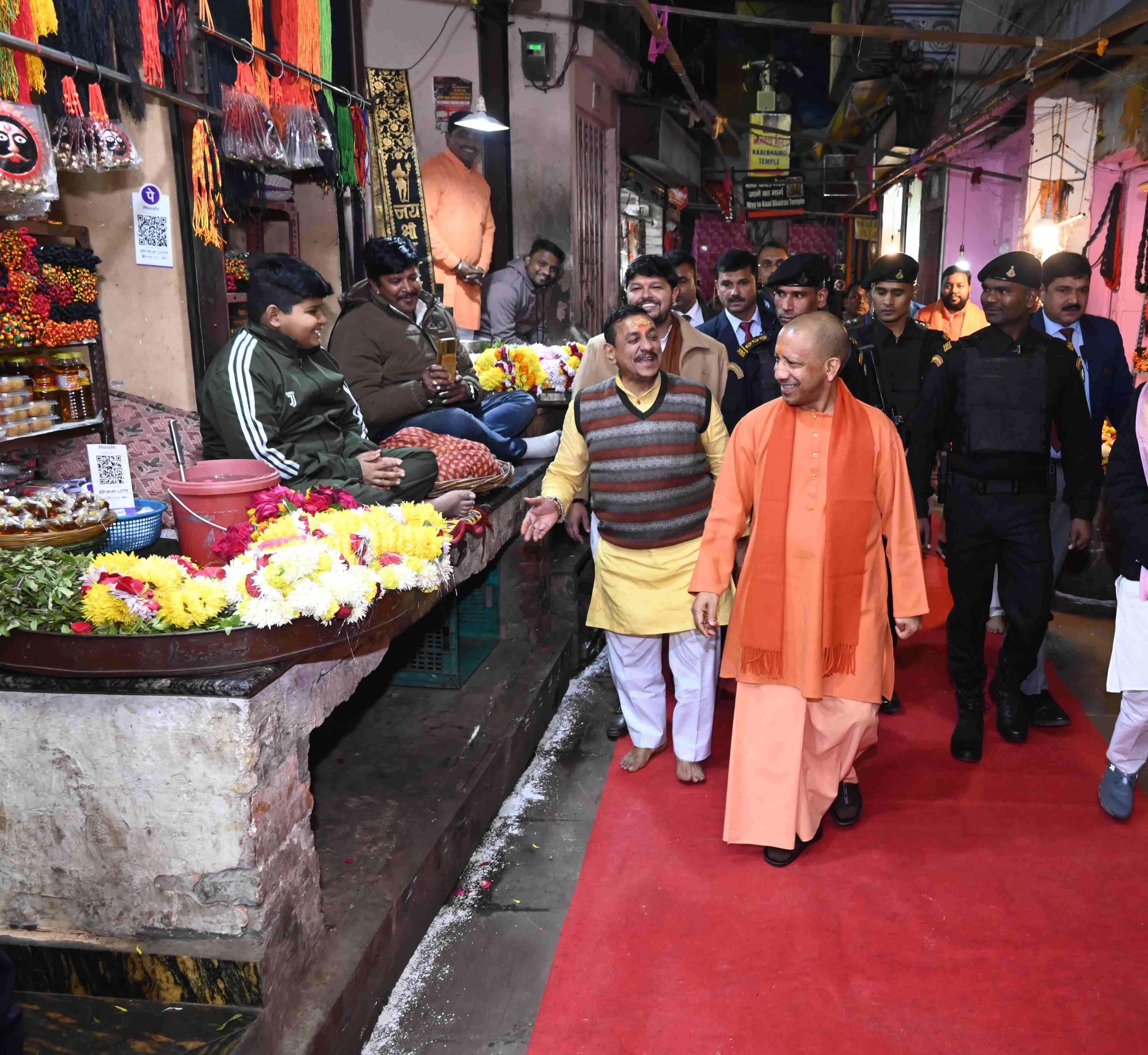 काशी पहुंचे मुख्यमंत्री योगी आदित्यनाथ