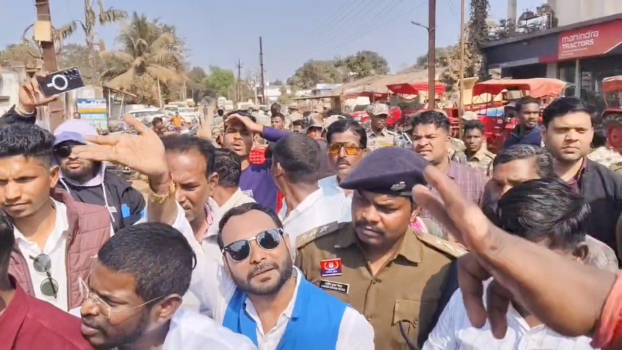 warning of agitation by block roads