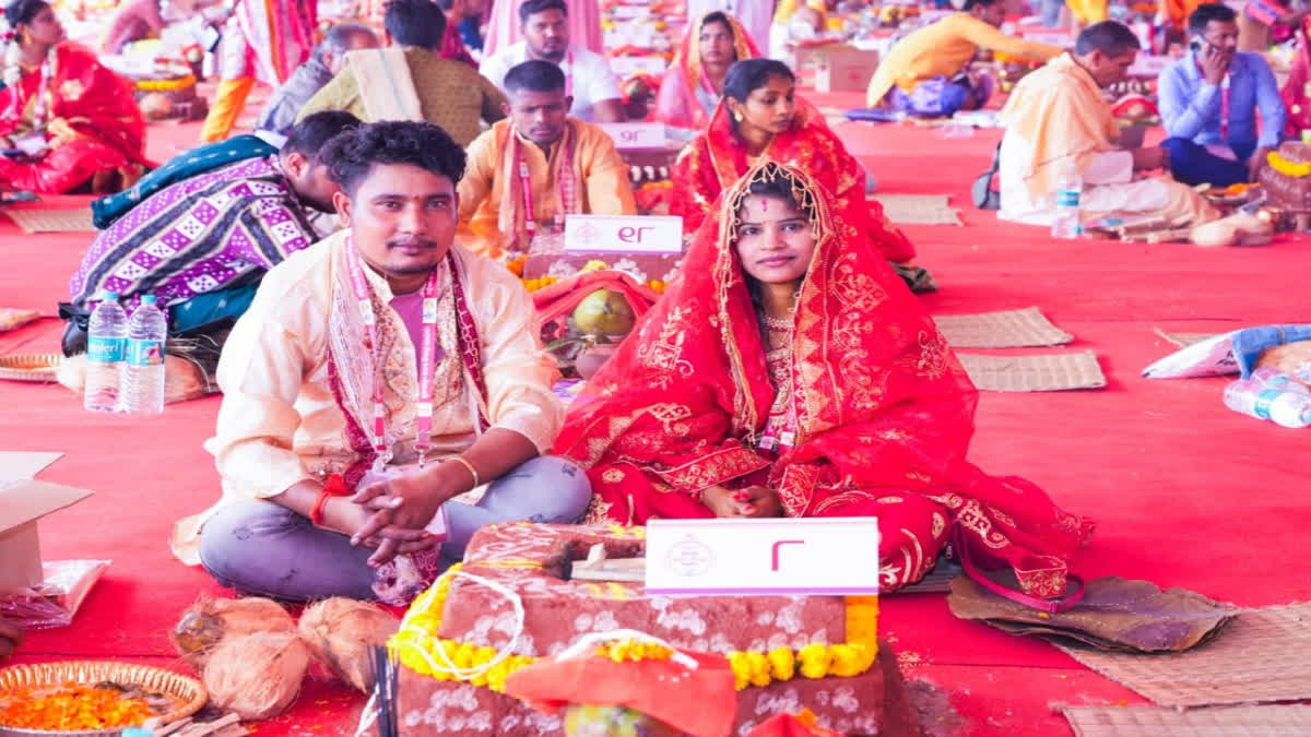 Odisha Launches Mukhyamantri Kanya Bibaha Yojana; CM Does Kanyadaan Of 201  Brides