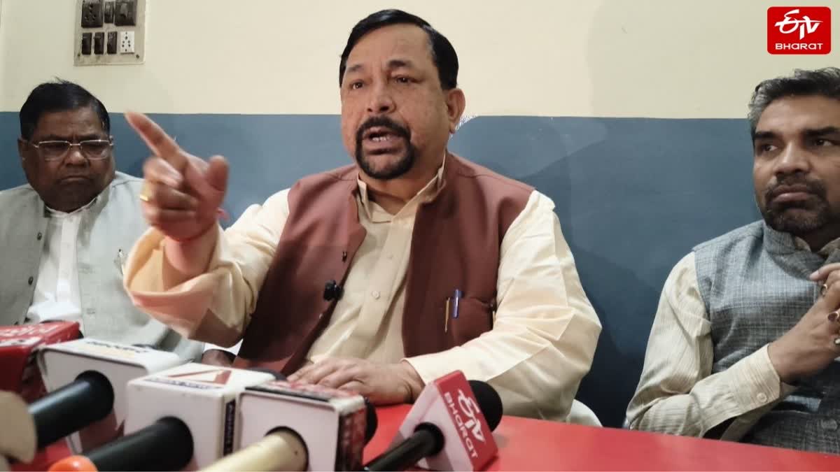 सांसद मुकेश राजपूत.