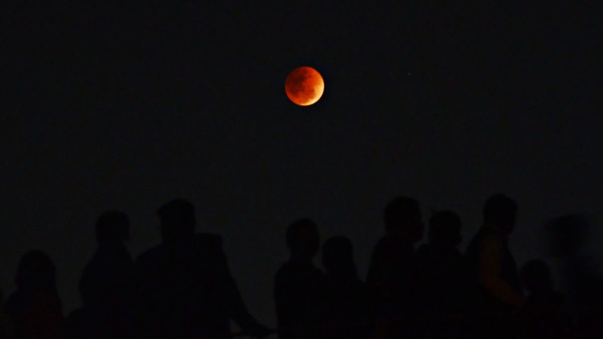 HOLI 2026  CHANDRA GRAHAN 2026  BLOOD MOON INDIA 2026  TOTAL LUNAR ECLIPSE