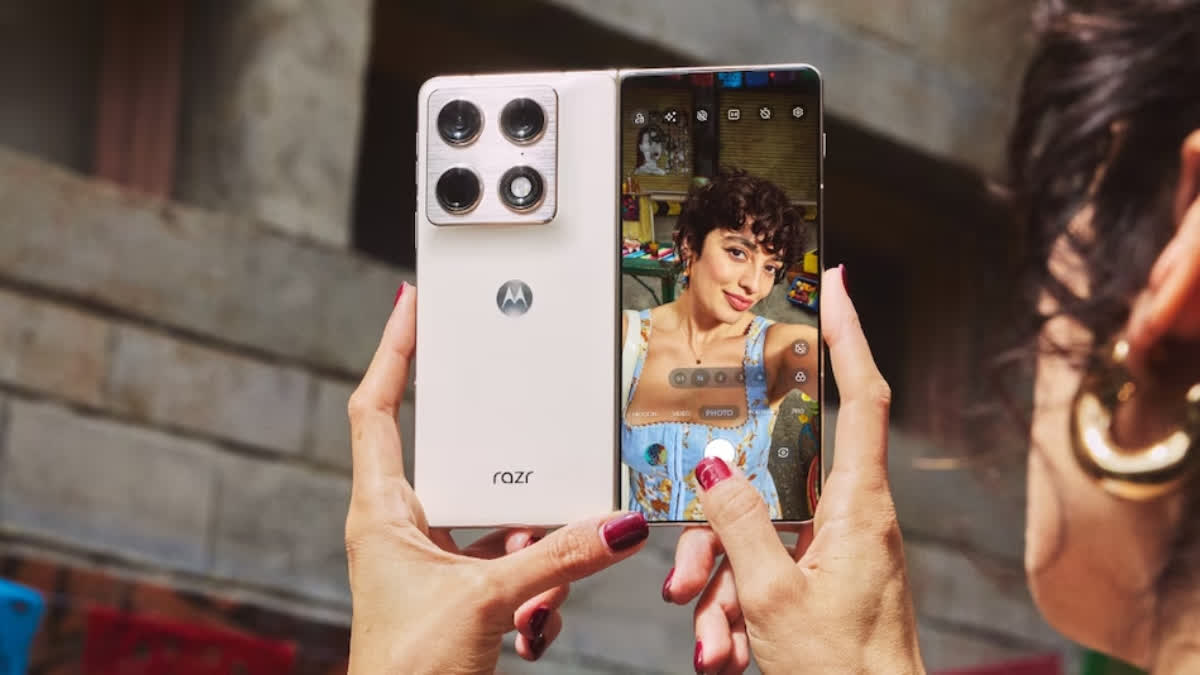 Motorola Razr Fold Launched at MWC 2026