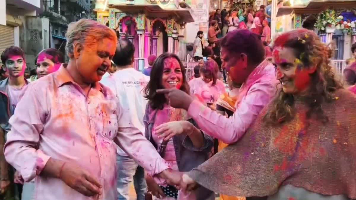 होली की धूम