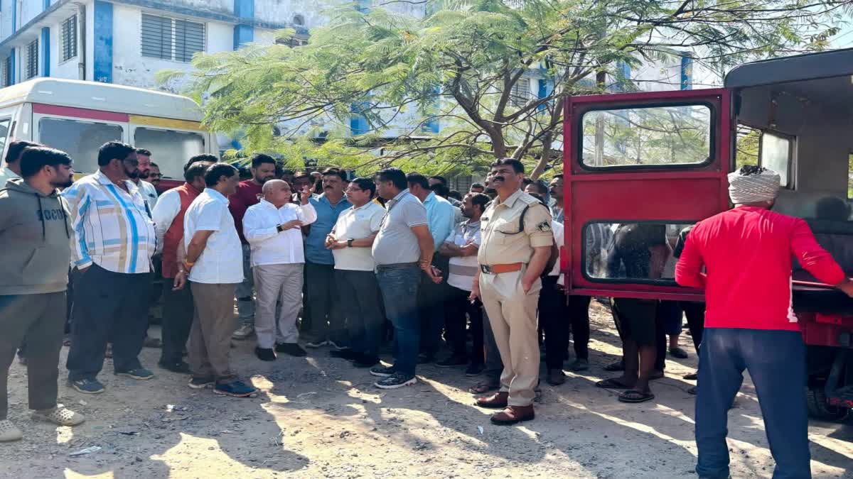 Betul car collided crane