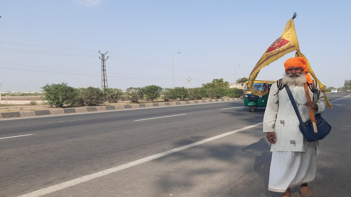 Devotee Visited 400 Temples