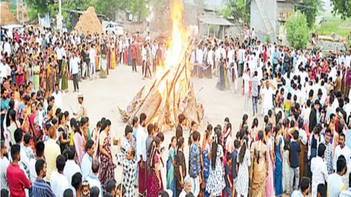 Lokya Thanda unique Holi