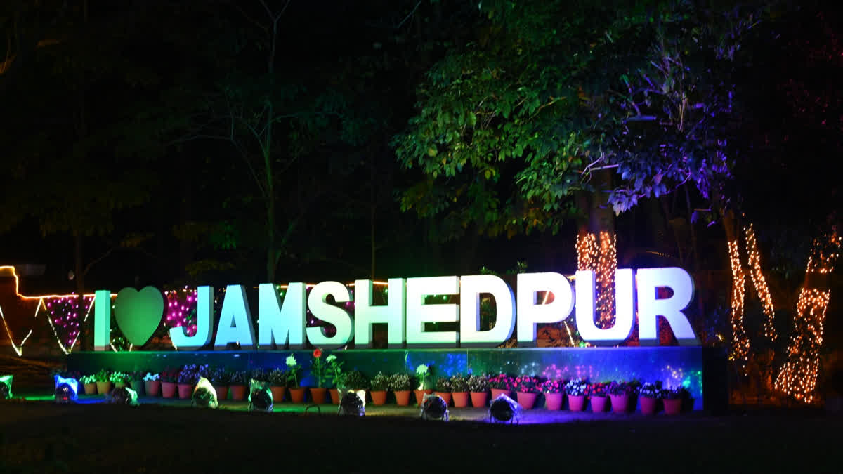 जमशेदजी नसरवानजी टाटा की 187 जयंती, रोशनी से जगमगा रहा जमशेदपुर Jamshedpur witnesses spectacular lighting to mark the 187th birth anniversary of Jamsetji Nusserwanji Tata