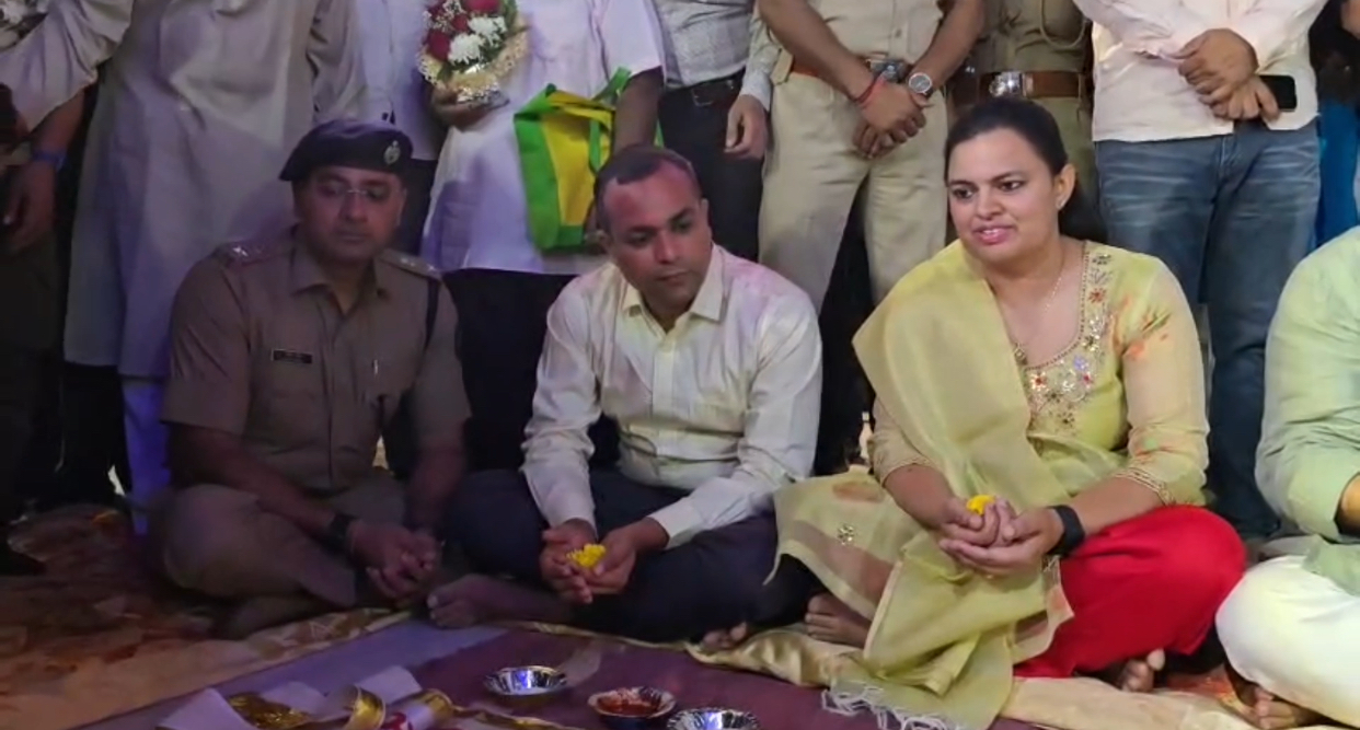 જિલ્લા કલેક્ટરે મંદિરમાં કરી પૂજા