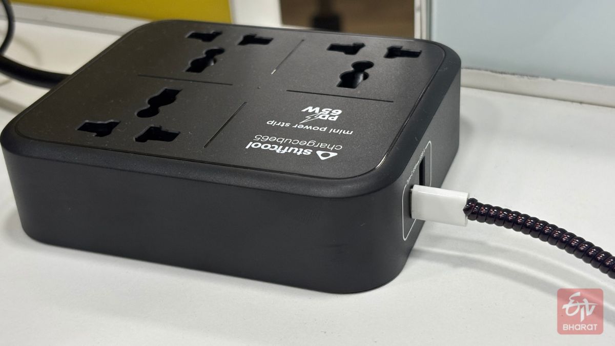 Stuffcool ChargeCube 65  features one Type-C port and one Type-A port