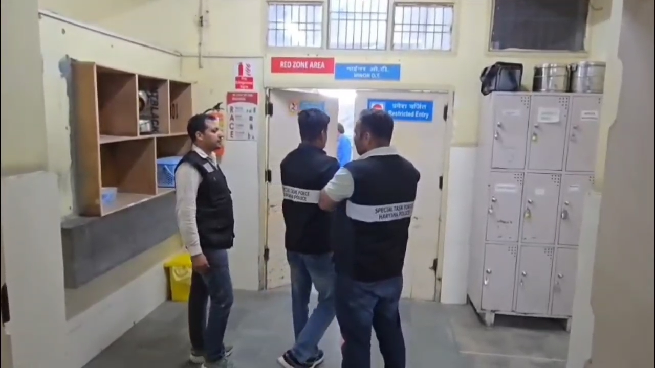 Encounter between police and criminals in Karnal two criminals were shot in the leg