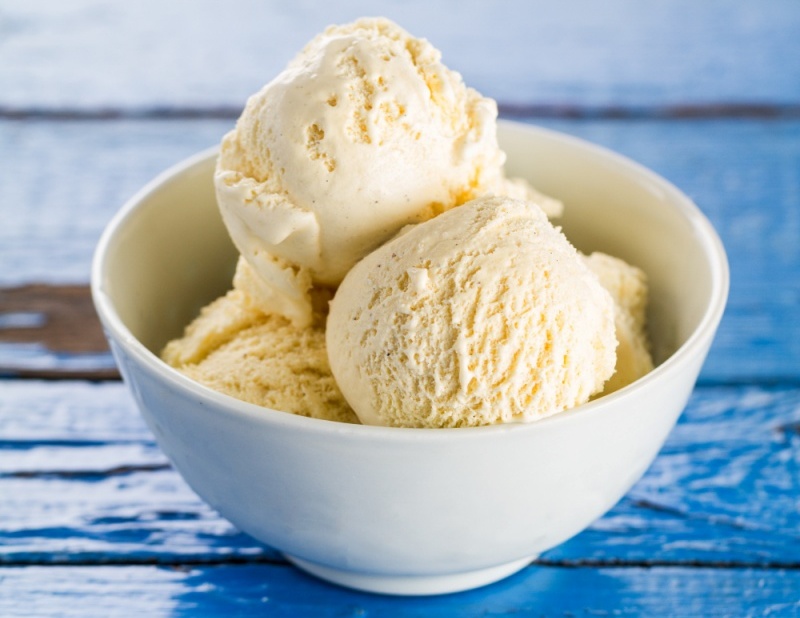 Weight gain  Increase in blood sugar levels  Cough cold are possible problems  ಮಲಗುವ ಮುನ್ನ ಐಸ್ ಕ್ರೀಮ್ ಸೇವನೆ