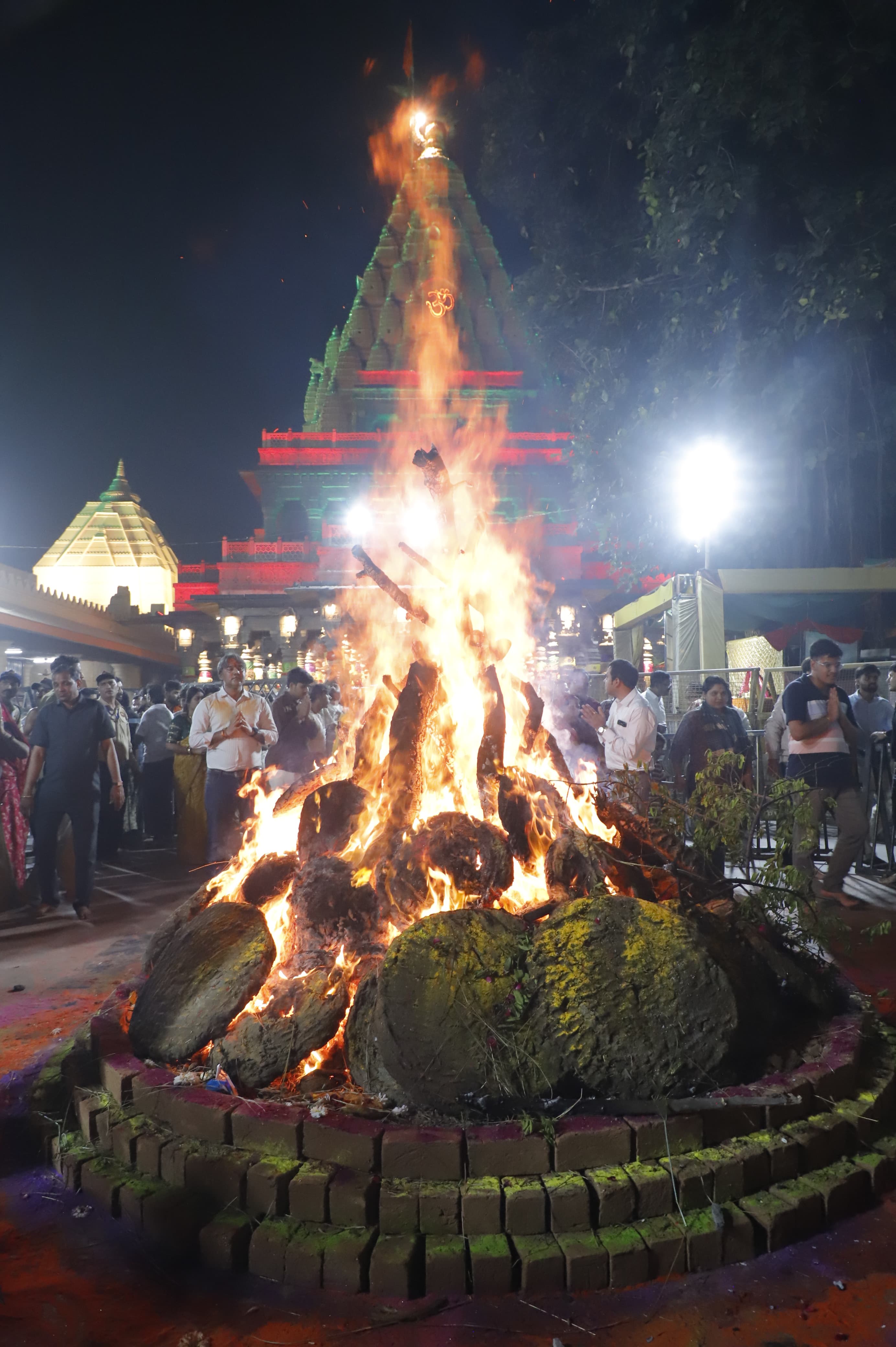 Holika dahan mahakal mandir 2026