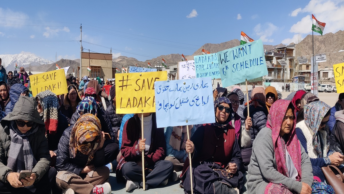 The District Congress Committee in Leh organised a mega rally on Wednesday over issues related to land and job security in Ladakh