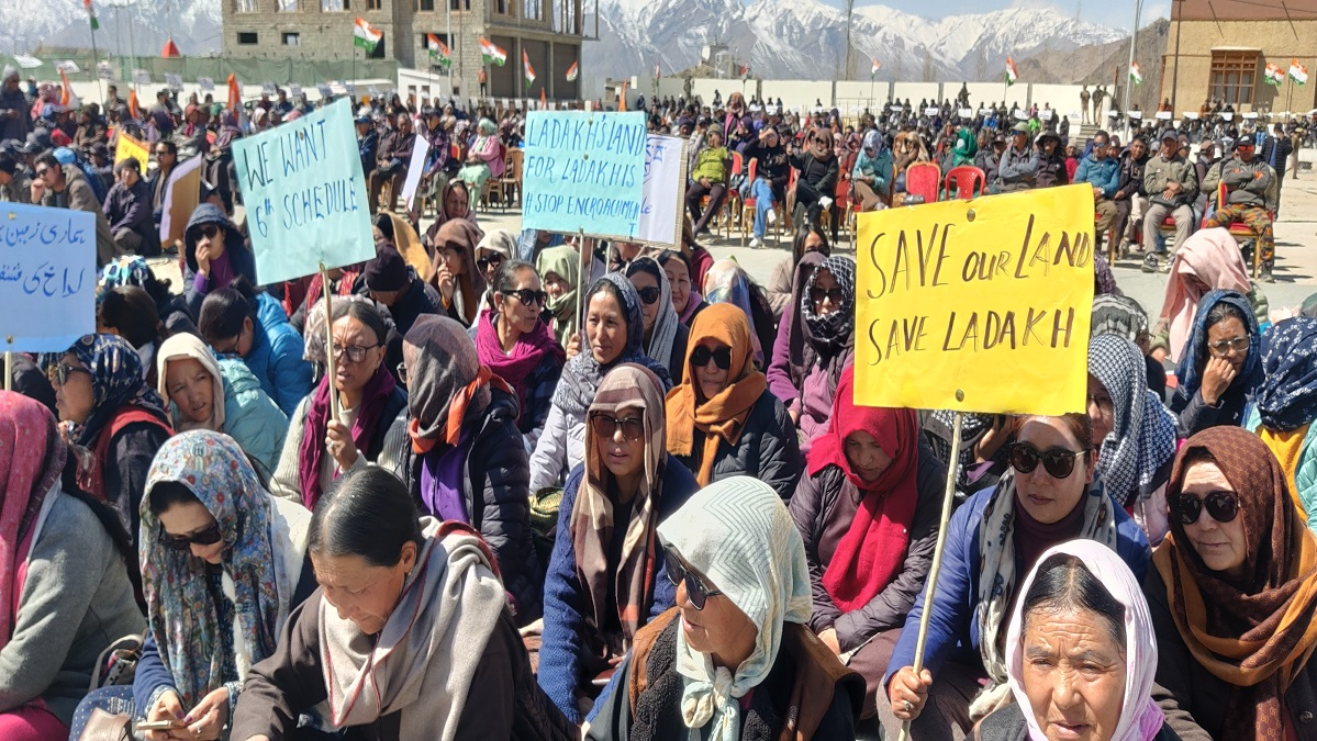 The District Congress Committee in Leh organised a mega rally on Wednesday over issues related to land and job security in Ladakh