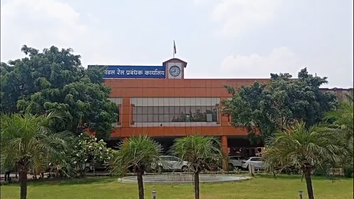 रायपुर रेल मंडल की 2025-2026 में कुल आय 5664 करोड़, करीब 88% माल लदान से,  जानिए बड़ी उपलब्धियां