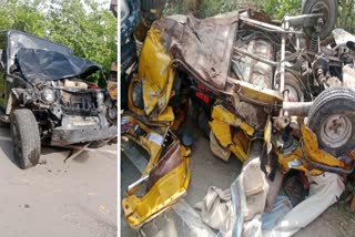 सड़क हादसे में क्षतिग्रस्त वाहन