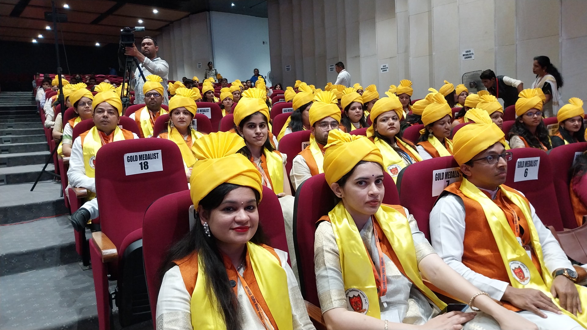 Jabalpur 76 students got gold medals