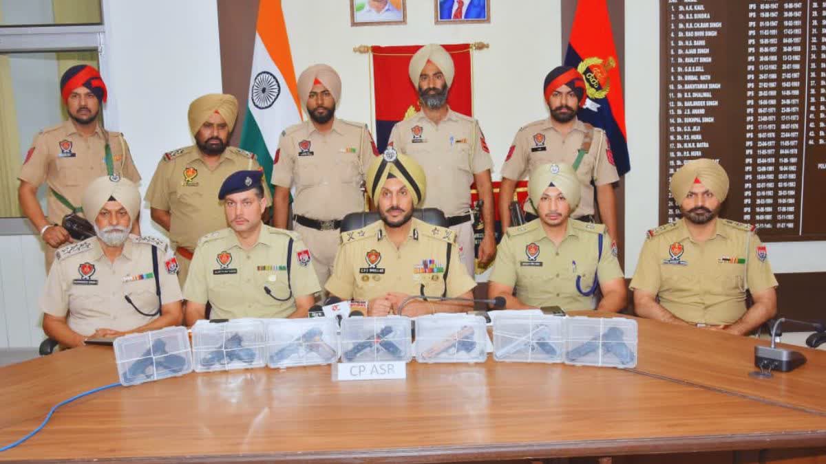 4 ACCUSED ARRESTED WITH WEAPONS