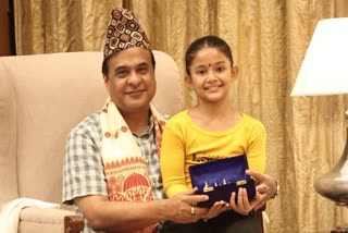 himanta biswa sarma meets binita chetry addresses her as Chota Packet Bada Dhamaka