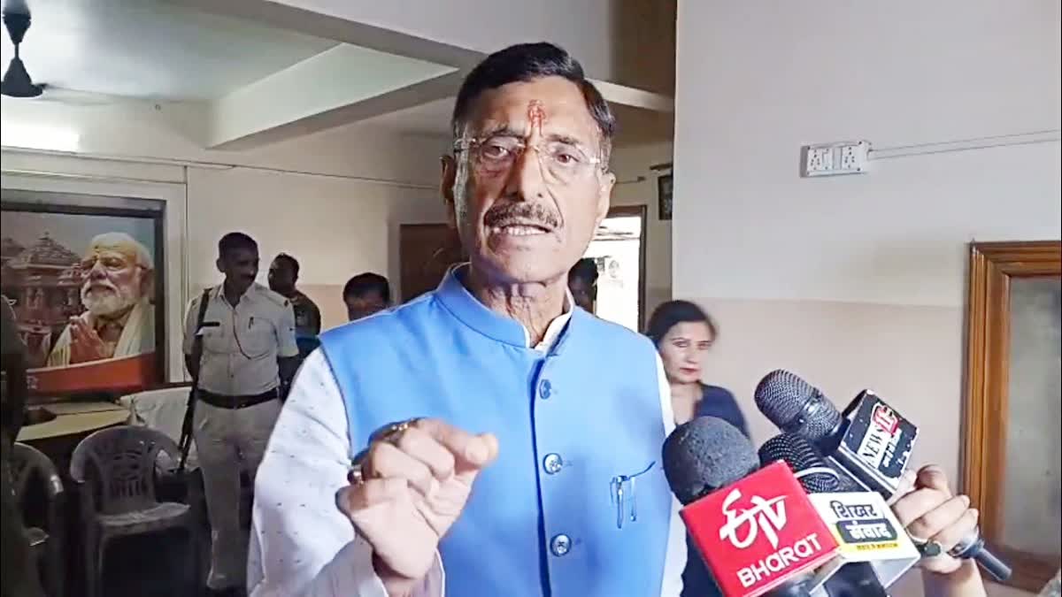 Sanjay Seth On Sand Loot