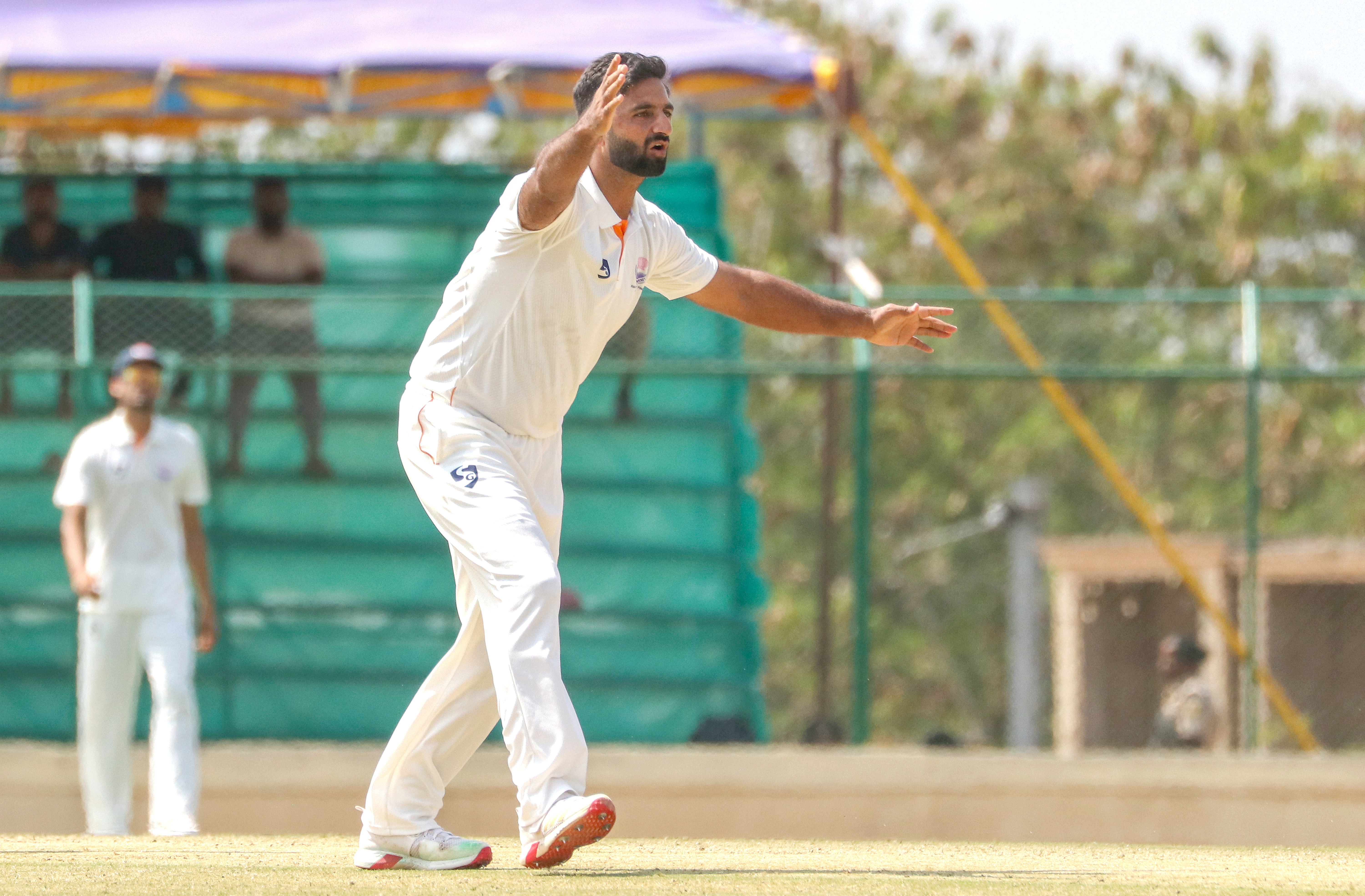 ind vs afg test auqib nabi joins india squad as net bowler for afghanistan test Urdu News